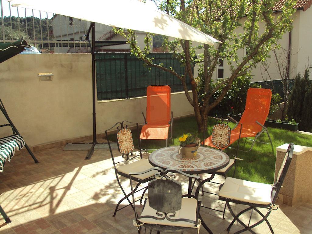 Apartments Ivona 2 Trogir Exterior photo