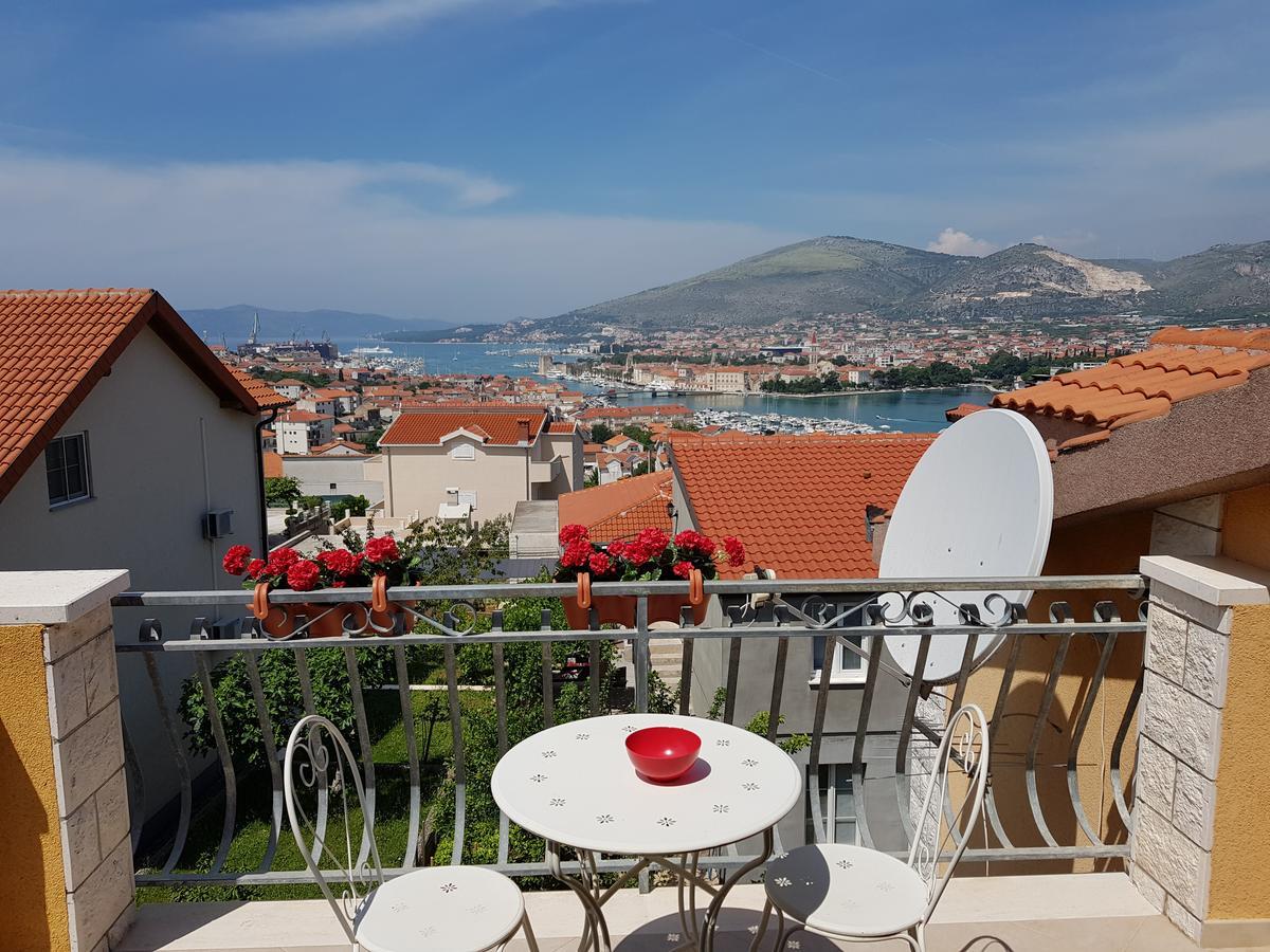 Apartments Ivona 2 Trogir Exterior photo