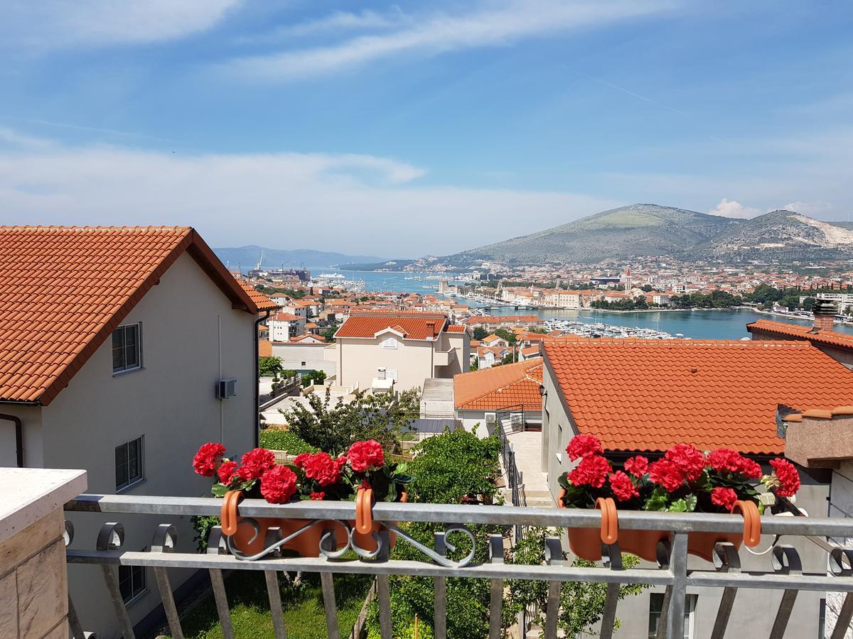 Apartments Ivona 2 Trogir Exterior photo